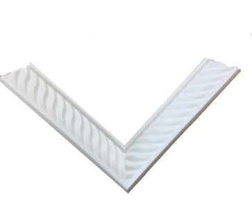 Угол к плинтусу D 122/45