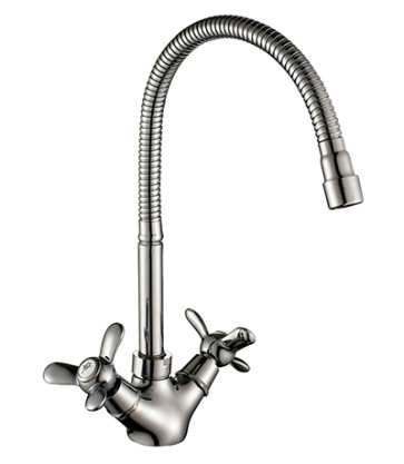 Q02-75 Смеситель Кухня 1/2 м/к Гибкий гусак, хром ROSSINKA
